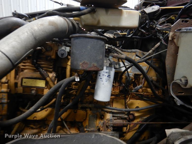 image for item KG9987 1993 Ford LTLS9000  semi truck