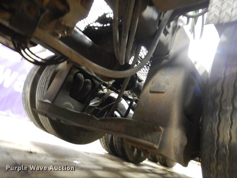 image for item KG9987 1993 Ford LTLS9000  semi truck