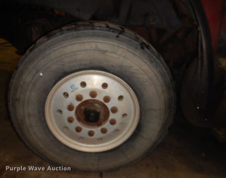 image for item KG9987 1993 Ford LTLS9000  semi truck