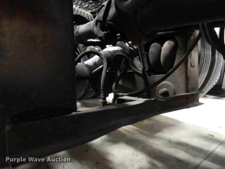 image for item KG9987 1993 Ford LTLS9000  semi truck