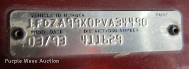 image for item KG9987 1993 Ford LTLS9000  semi truck