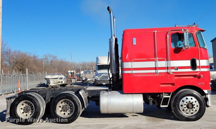 image for item KH9920 1985 Peterbilt 362  semi truck