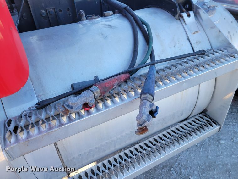 image for item KH9920 1985 Peterbilt 362  semi truck