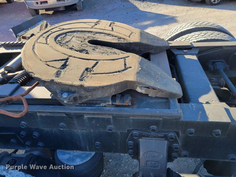 image for item KH9920 1985 Peterbilt 362  semi truck