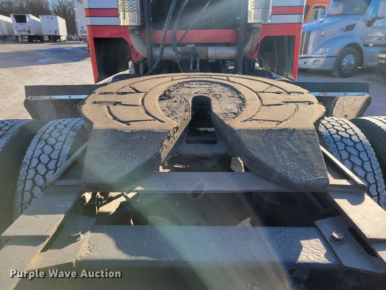 image for item KH9920 1985 Peterbilt 362  semi truck