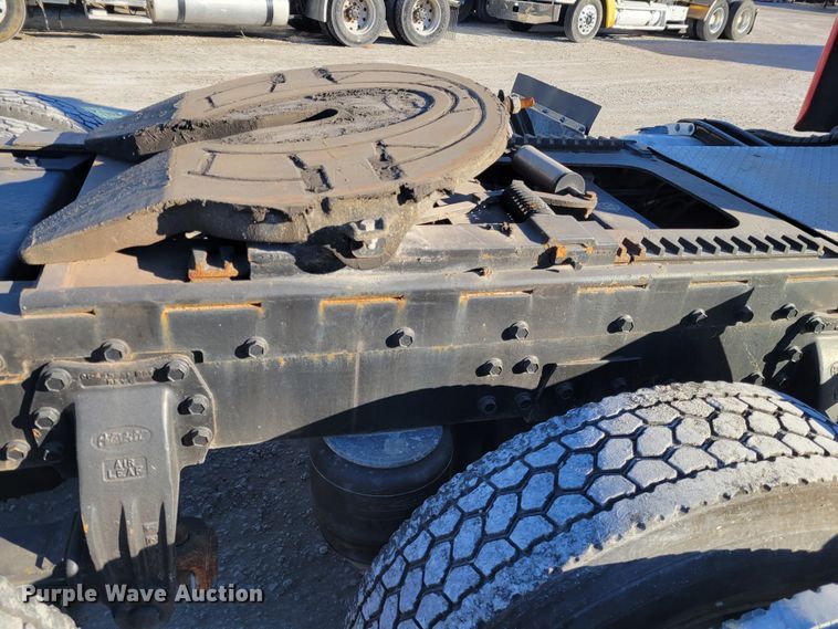 image for item KH9920 1985 Peterbilt 362  semi truck