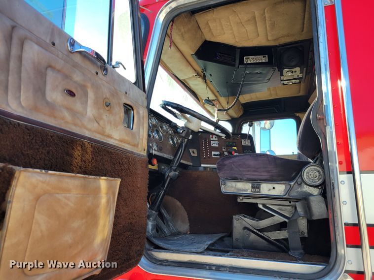 image for item KH9920 1985 Peterbilt 362  semi truck