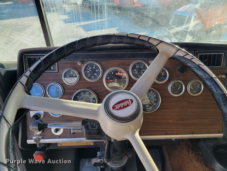 image for item KH9920 1985 Peterbilt 362  semi truck