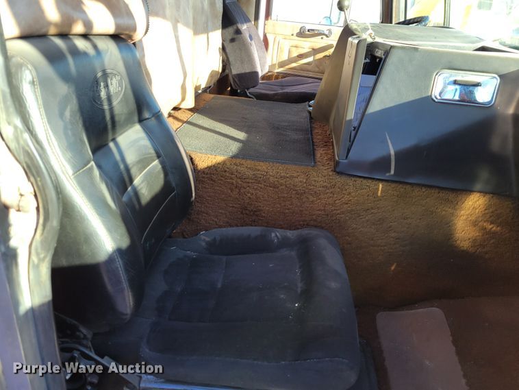 image for item KH9920 1985 Peterbilt 362  semi truck