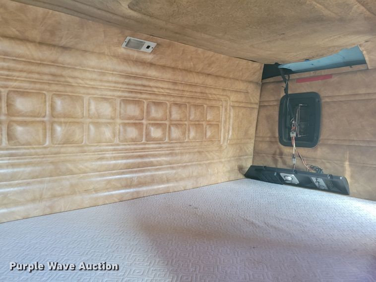 image for item KH9920 1985 Peterbilt 362  semi truck