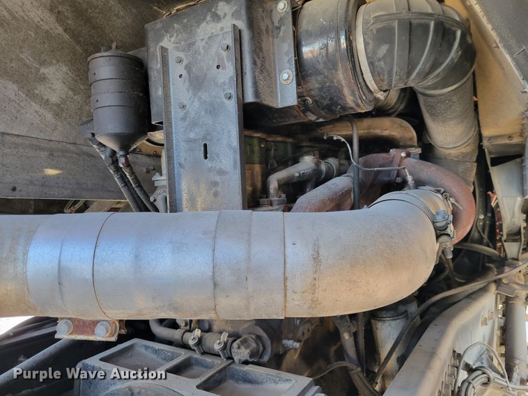 image for item KH9920 1985 Peterbilt 362  semi truck