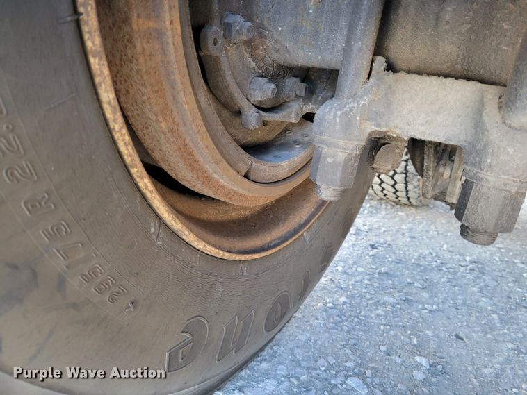 image for item KH9920 1985 Peterbilt 362  semi truck