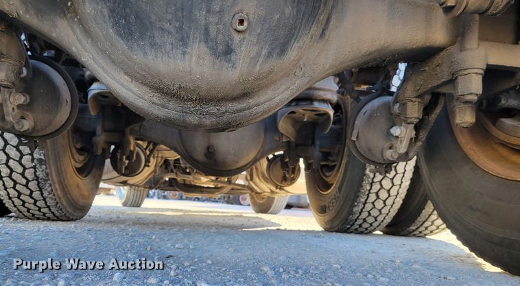 image for item KH9920 1985 Peterbilt 362  semi truck