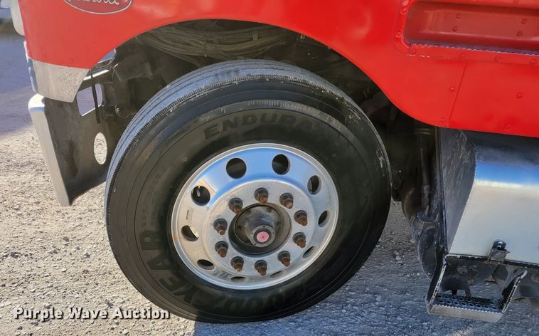 image for item KH9920 1985 Peterbilt 362  semi truck