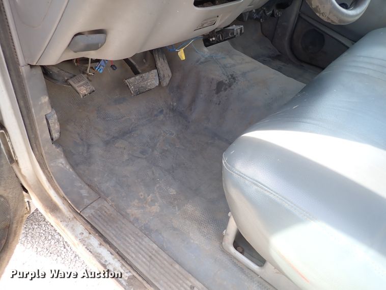 image for item DC4074 2000 Chevrolet C3500  utility bed pickup truck