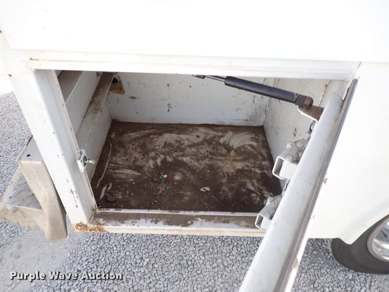 image for item DC4074 2000 Chevrolet C3500  utility bed pickup truck