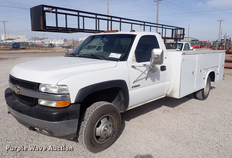 image for item DC4076 2002 Chevrolet Silverado 3500  utility bed pickup truck