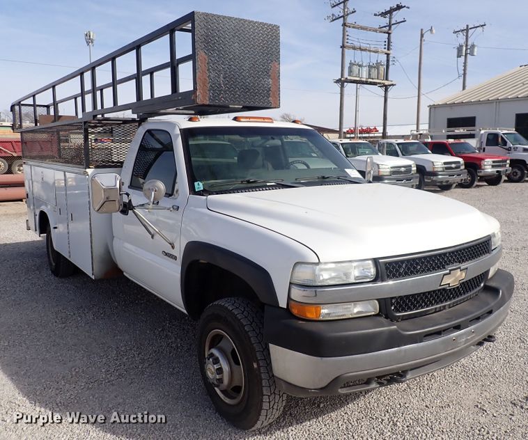 image for item DC4076 2002 Chevrolet Silverado 3500  utility bed pickup truck