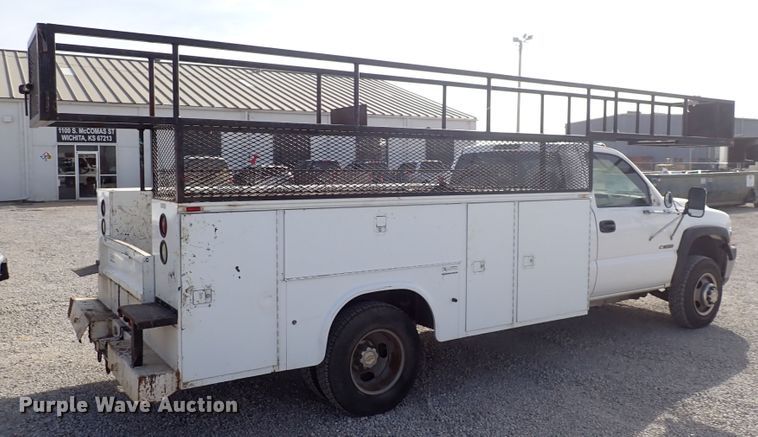 image for item DC4076 2002 Chevrolet Silverado 3500  utility bed pickup truck