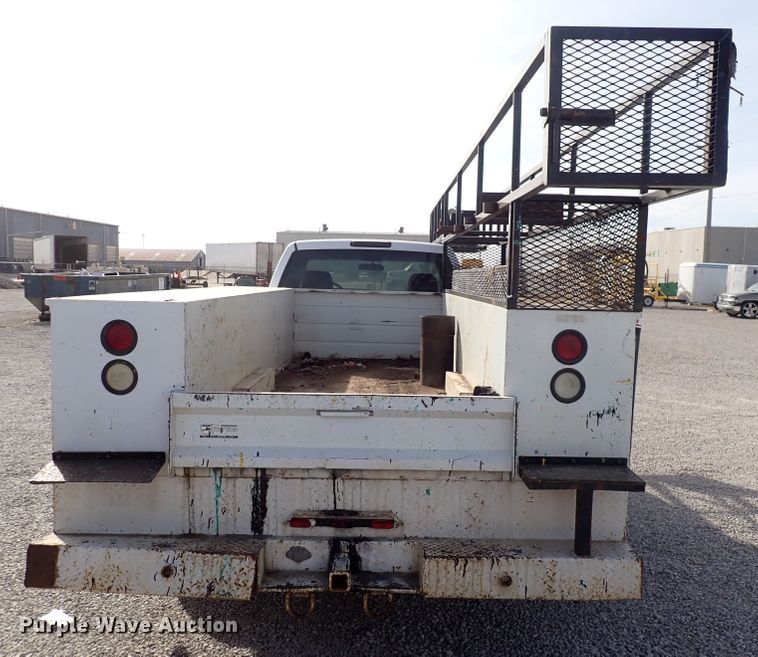 image for item DC4076 2002 Chevrolet Silverado 3500  utility bed pickup truck