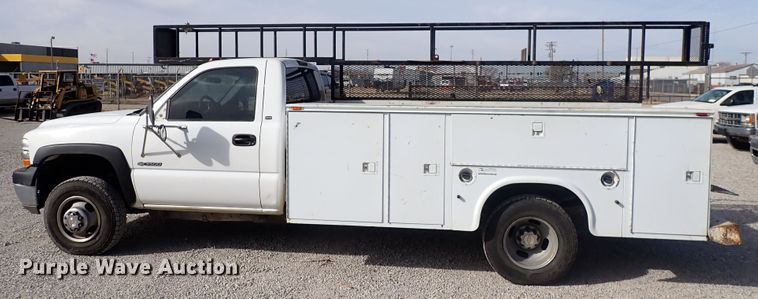 image for item DC4076 2002 Chevrolet Silverado 3500  utility bed pickup truck