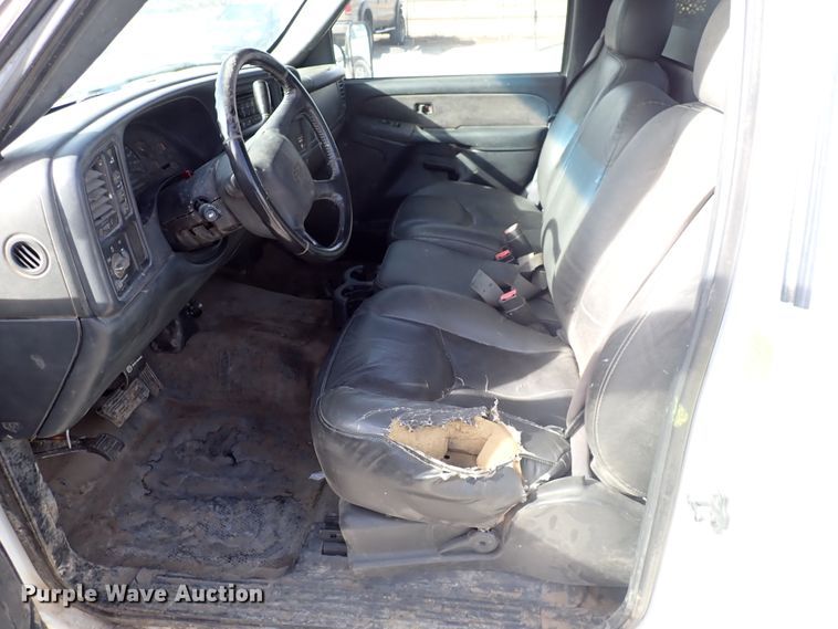 image for item DC4076 2002 Chevrolet Silverado 3500  utility bed pickup truck