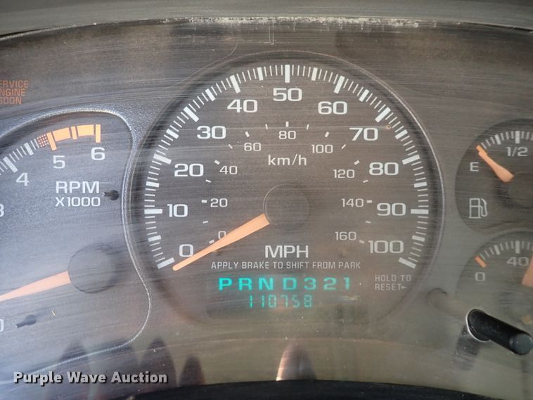 image for item DC4076 2002 Chevrolet Silverado 3500  utility bed pickup truck