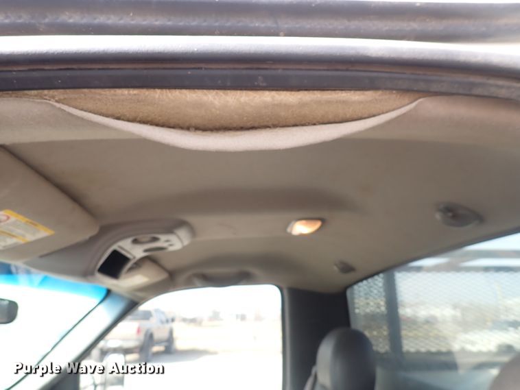 image for item DC4076 2002 Chevrolet Silverado 3500  utility bed pickup truck