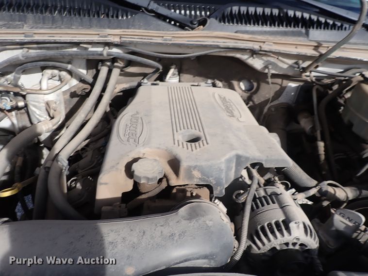 image for item DC4076 2002 Chevrolet Silverado 3500  utility bed pickup truck