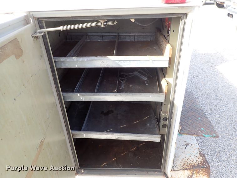 image for item DC4076 2002 Chevrolet Silverado 3500  utility bed pickup truck