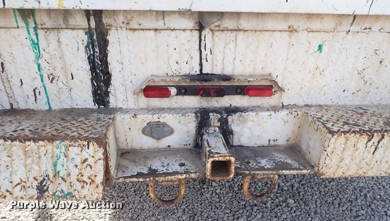 image for item DC4076 2002 Chevrolet Silverado 3500  utility bed pickup truck