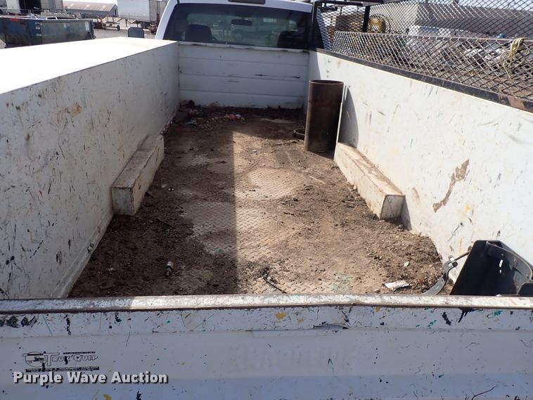 image for item DC4076 2002 Chevrolet Silverado 3500  utility bed pickup truck