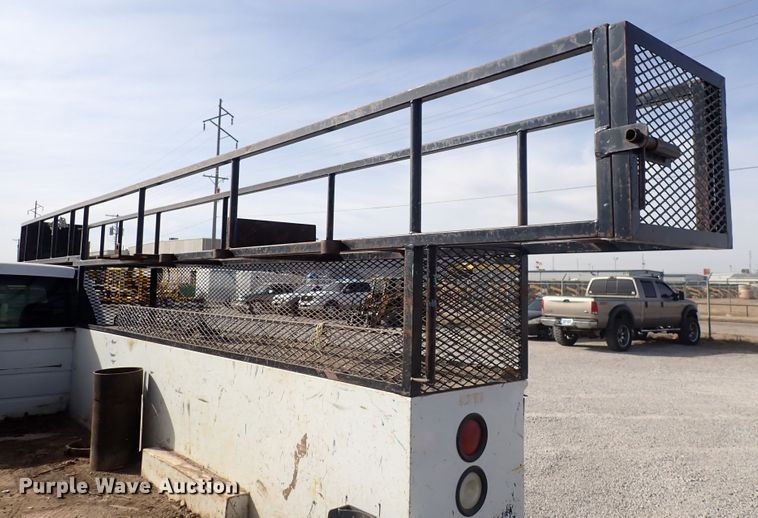 image for item DC4076 2002 Chevrolet Silverado 3500  utility bed pickup truck