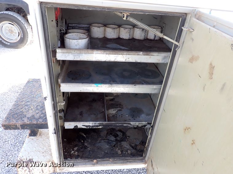 image for item DC4076 2002 Chevrolet Silverado 3500  utility bed pickup truck