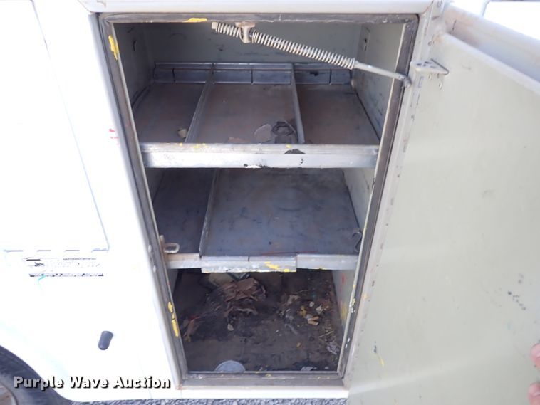 image for item DC4076 2002 Chevrolet Silverado 3500  utility bed pickup truck