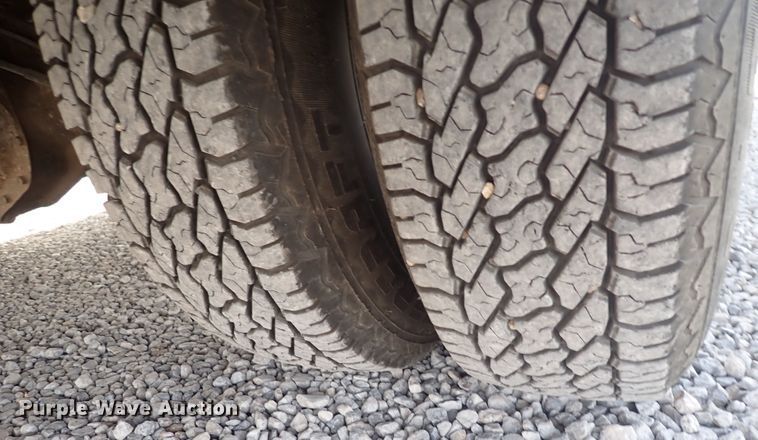 image for item DC4076 2002 Chevrolet Silverado 3500  utility bed pickup truck