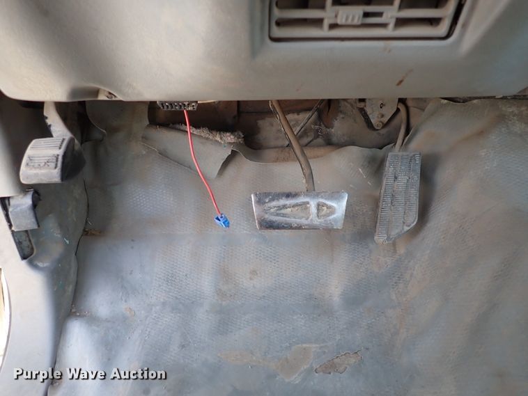 image for item DC4078 2000 Chevrolet C3500  utility bed pickup truck