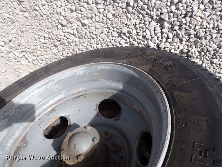 image for item DC4078 2000 Chevrolet C3500  utility bed pickup truck