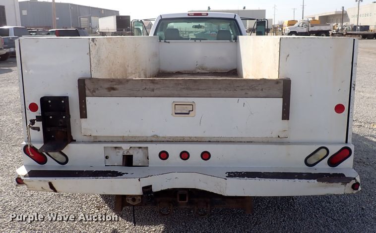 image for item DC4079 2005 Chevrolet Silverado 3500  utility bed pickup truck