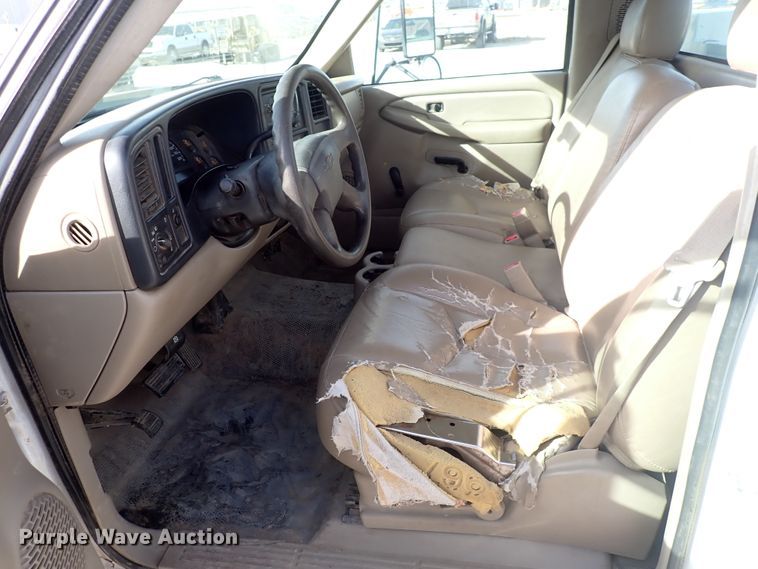 image for item DC4079 2005 Chevrolet Silverado 3500  utility bed pickup truck