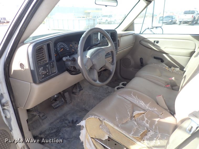 image for item DC4079 2005 Chevrolet Silverado 3500  utility bed pickup truck