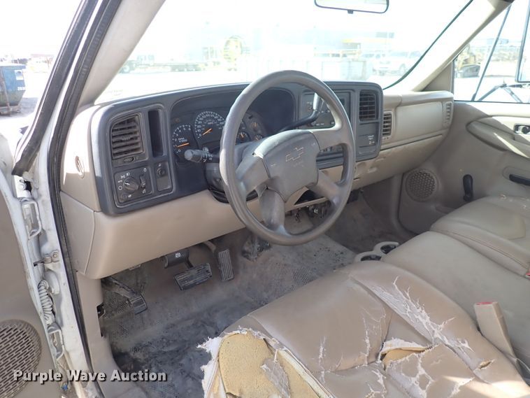 image for item DC4079 2005 Chevrolet Silverado 3500  utility bed pickup truck