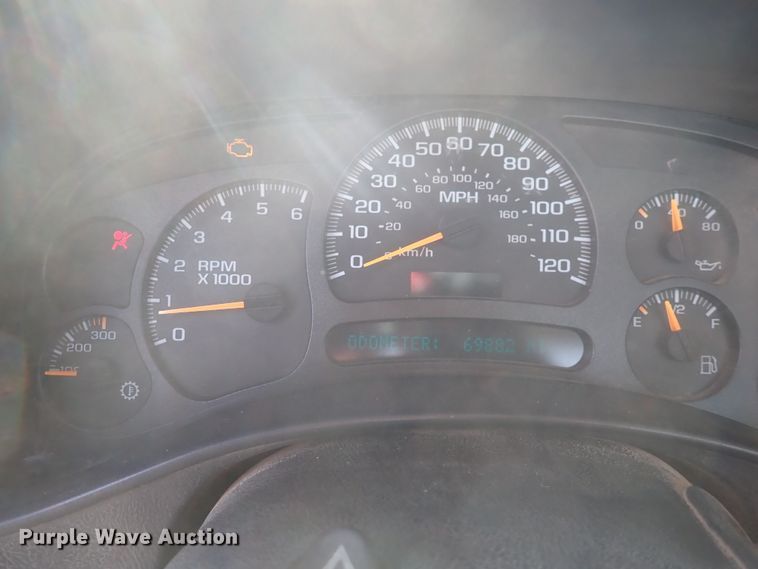 image for item DC4079 2005 Chevrolet Silverado 3500  utility bed pickup truck