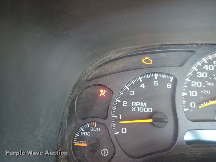 image for item DC4079 2005 Chevrolet Silverado 3500  utility bed pickup truck