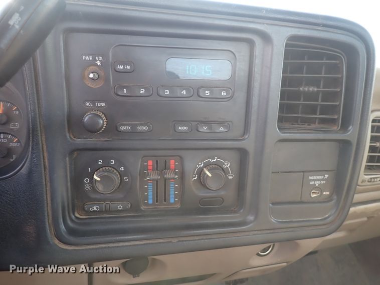 image for item DC4079 2005 Chevrolet Silverado 3500  utility bed pickup truck