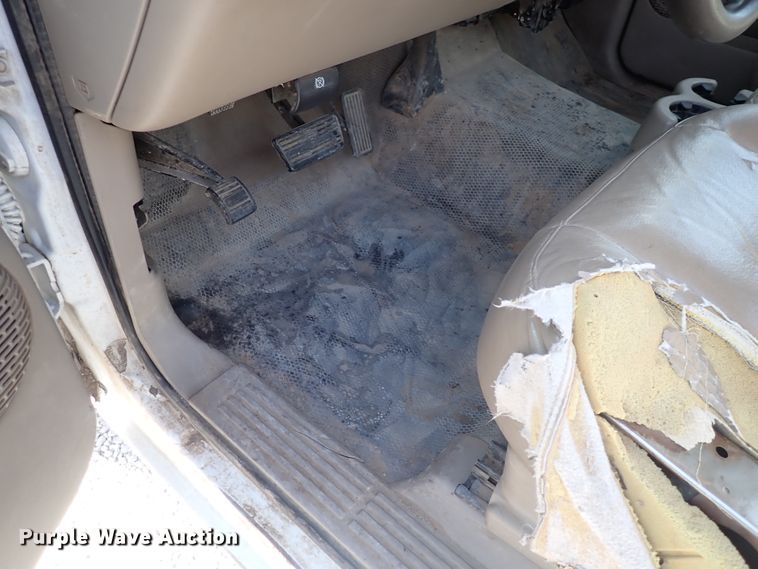 image for item DC4079 2005 Chevrolet Silverado 3500  utility bed pickup truck