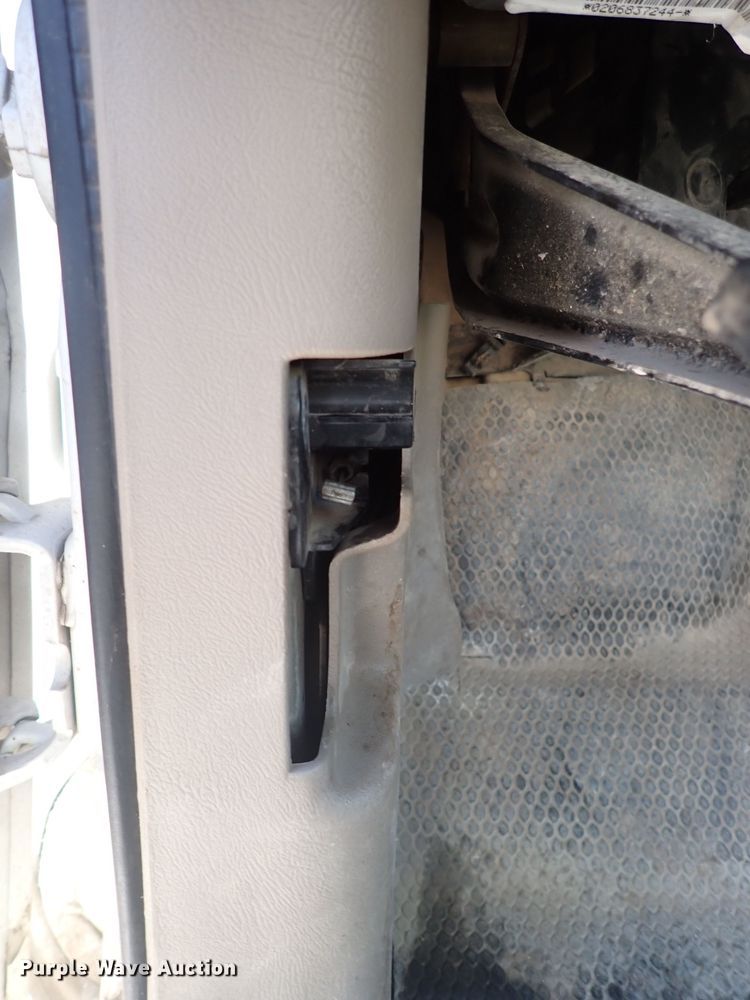 image for item DC4079 2005 Chevrolet Silverado 3500  utility bed pickup truck