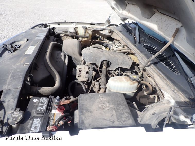 image for item DC4079 2005 Chevrolet Silverado 3500  utility bed pickup truck