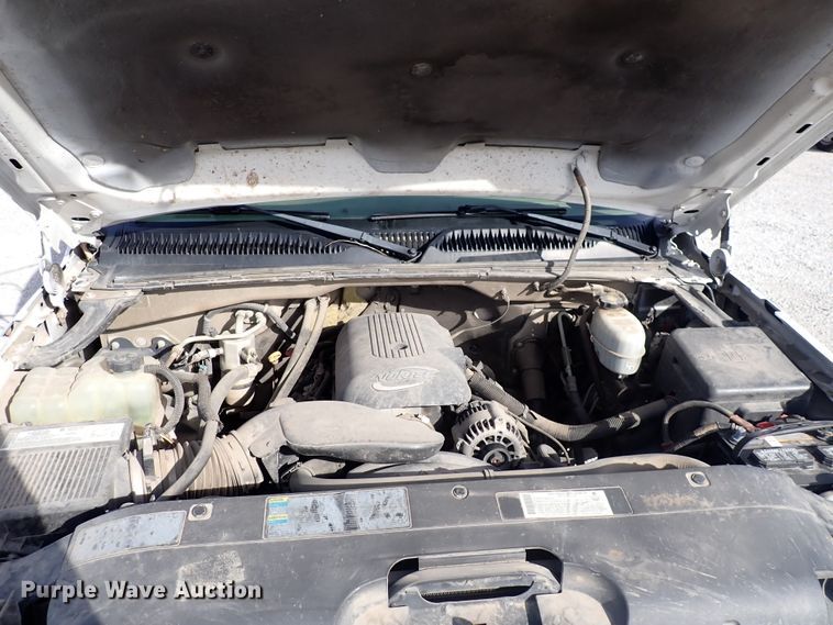 image for item DC4079 2005 Chevrolet Silverado 3500  utility bed pickup truck