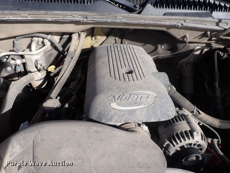 image for item DC4079 2005 Chevrolet Silverado 3500  utility bed pickup truck